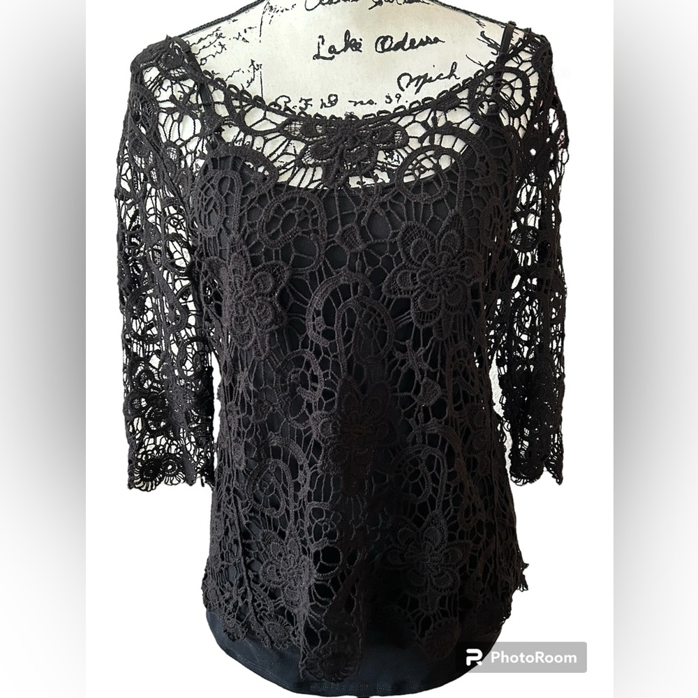 Zenana Outfitters Black Shirt